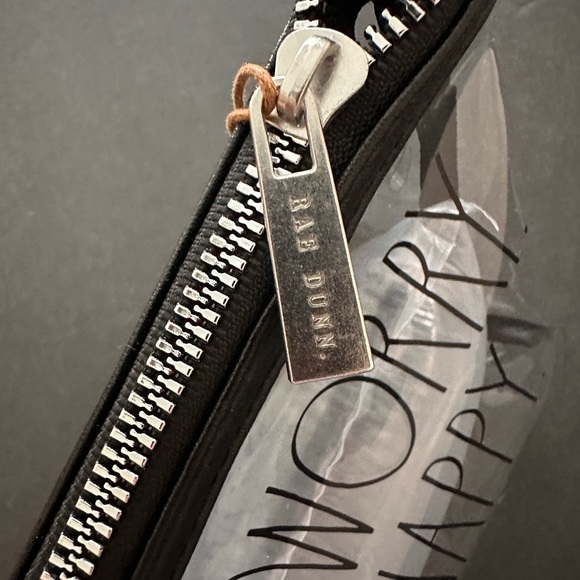 Rae Dunn DON'T WORRY BEE HAPPY Clear Cosmetic/Makeup Bag BRAND NEW!! - Picture 3 of 5